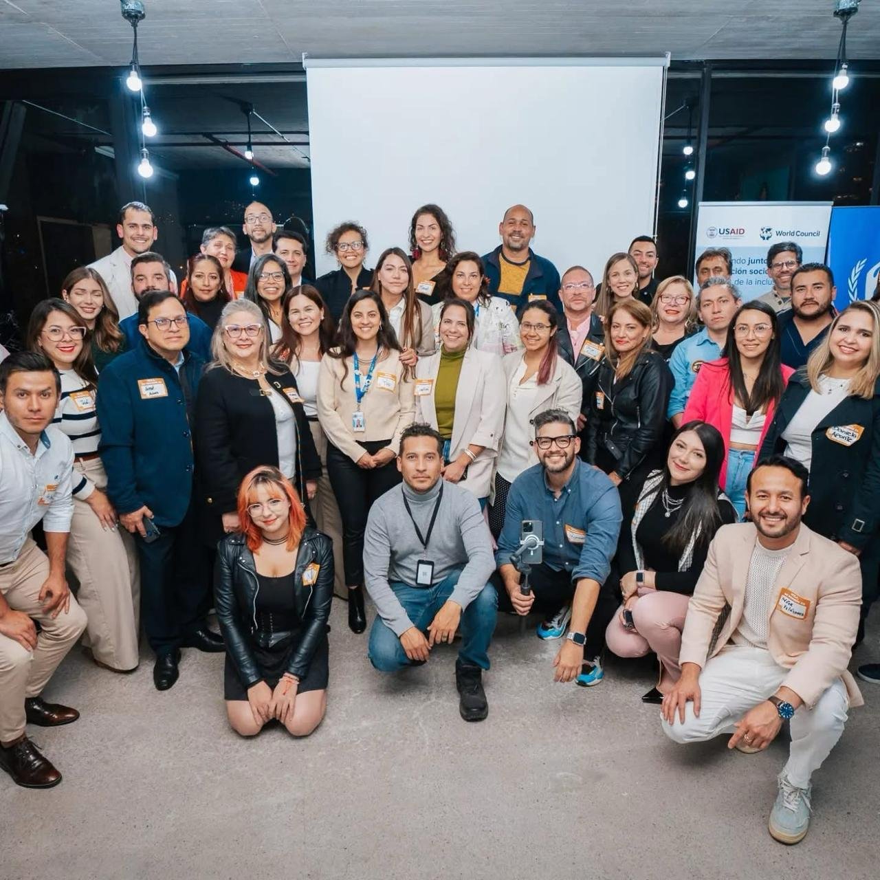 Profesionales venezolanos calificados en una jornada de vinculación laboral del Proyecto Fénix